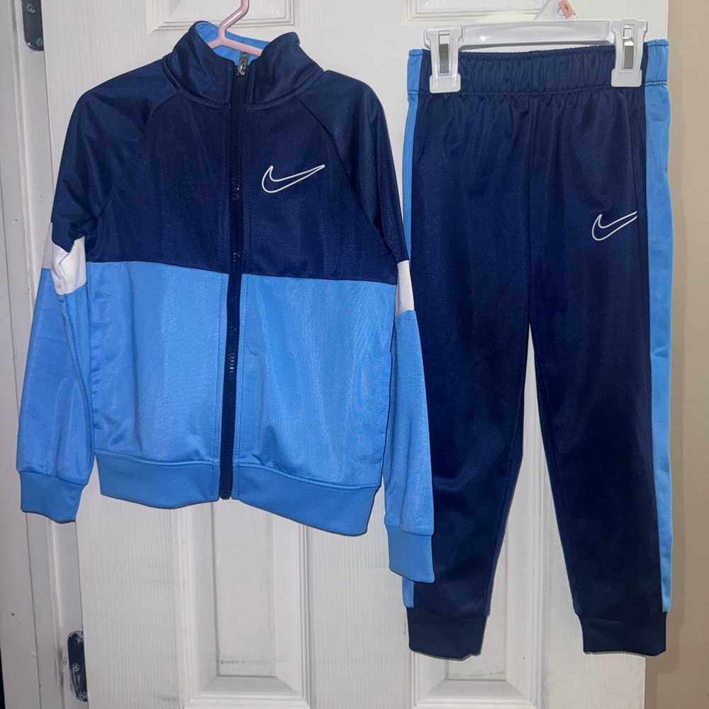 Nike Boys 4T 2-Piece Track Set Blue Colorblock Zip Jacket Jogger Pants - Picture 2 of 7